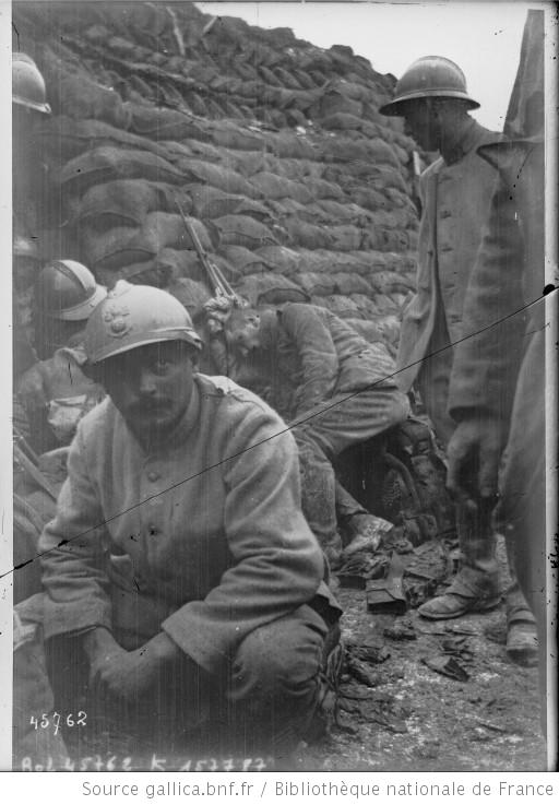 Champagne Tranchée de 1ère ligne en Champagne 1915