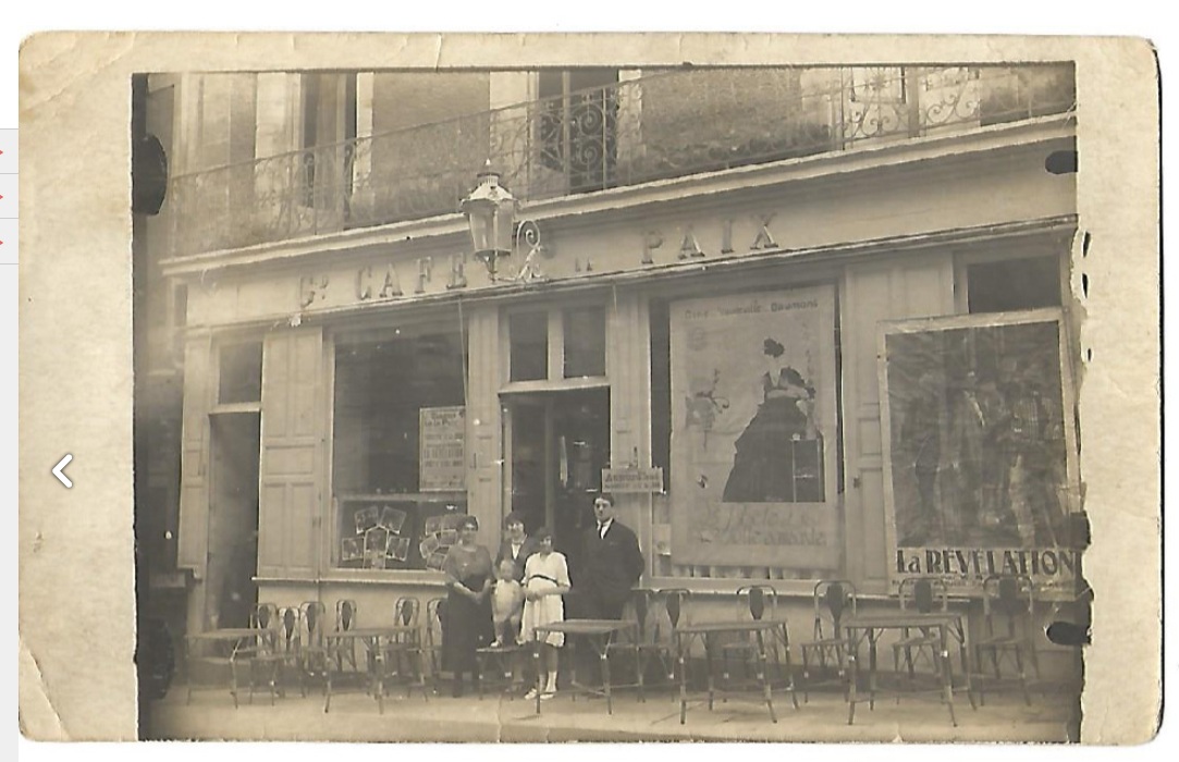 1922 Vannes cafe Paix Dauteuil