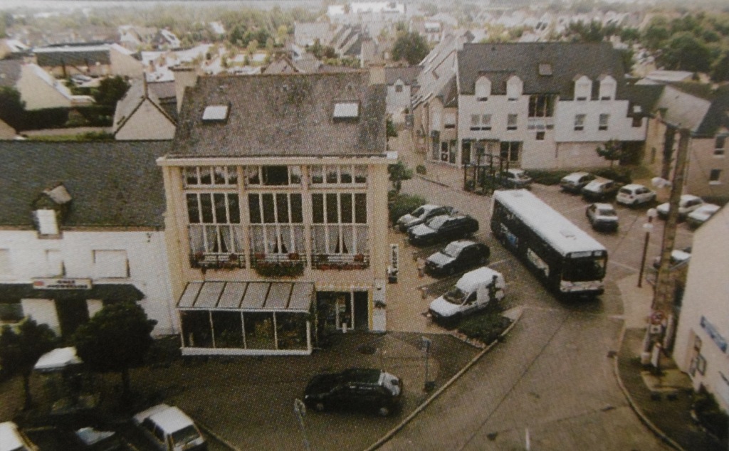 1997 08 bourg Hotel Golfe