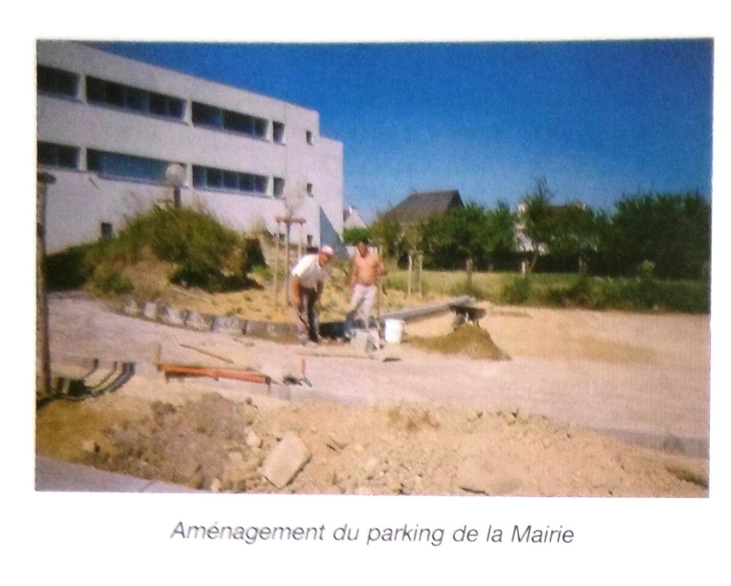 1994 11 mairie parking