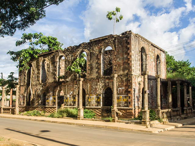 Colonial ruin in Hell Ville Nosy Be