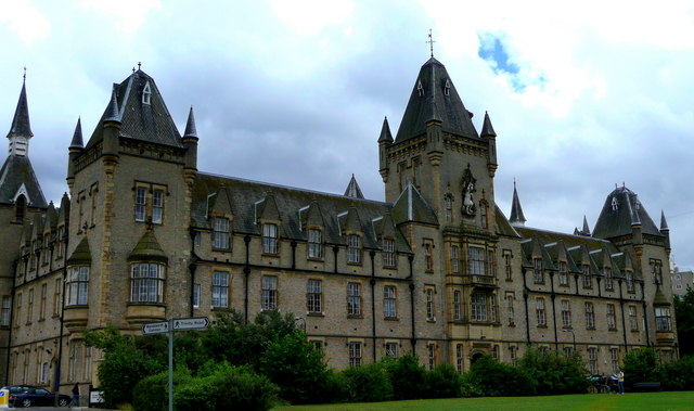 PIERRE Royal Victoria Patriotic Building